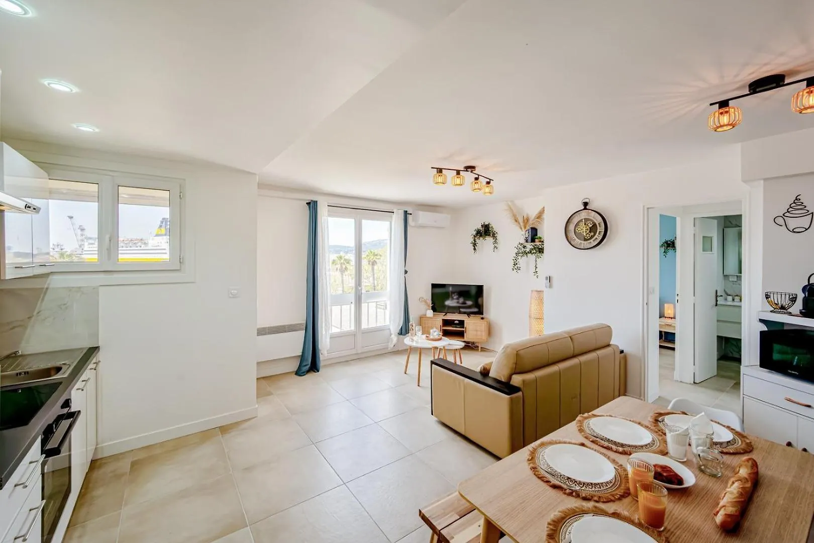 Air-Conditioned Apartment - Sea View Port Toulon