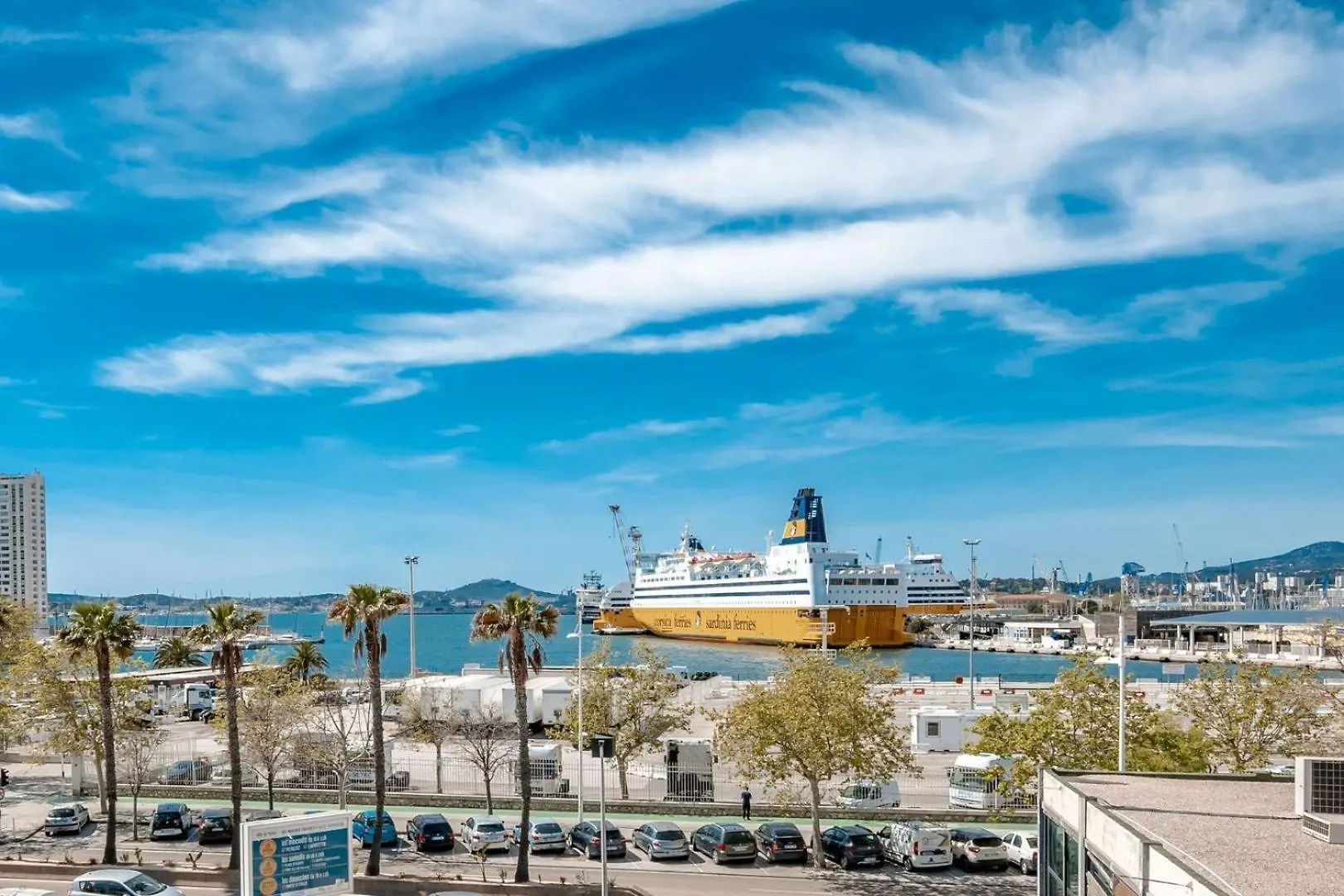 Air-Conditioned Apartment - Sea View Port Toulon